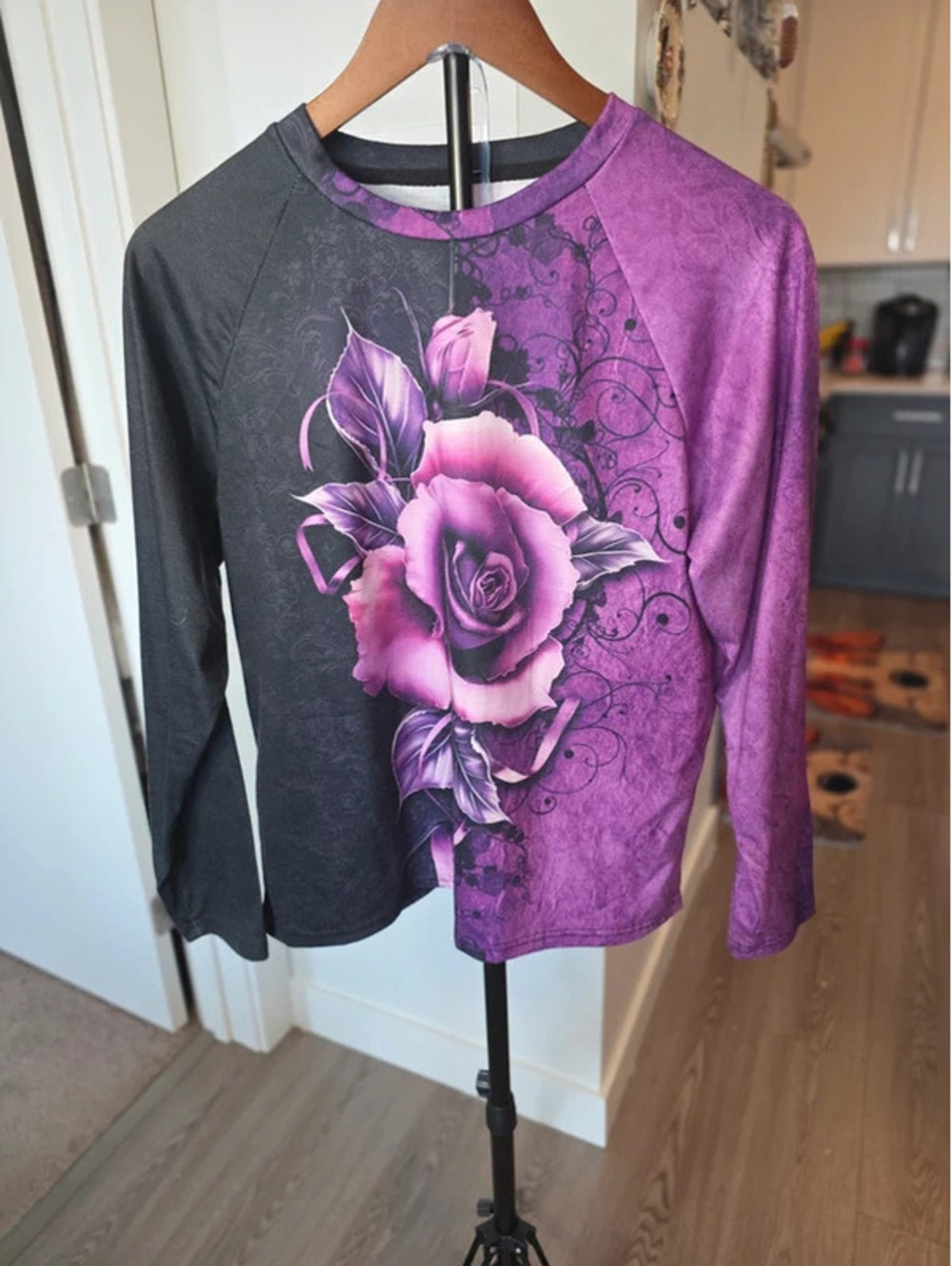 Women's long sleeve top